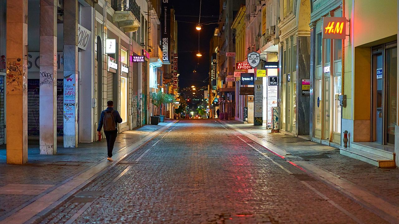 Πότε ξεκινούν οι εκπτώσεις: πώς λειτουργούν οι χειμερινές και οι θερινές εκπτώσεις
