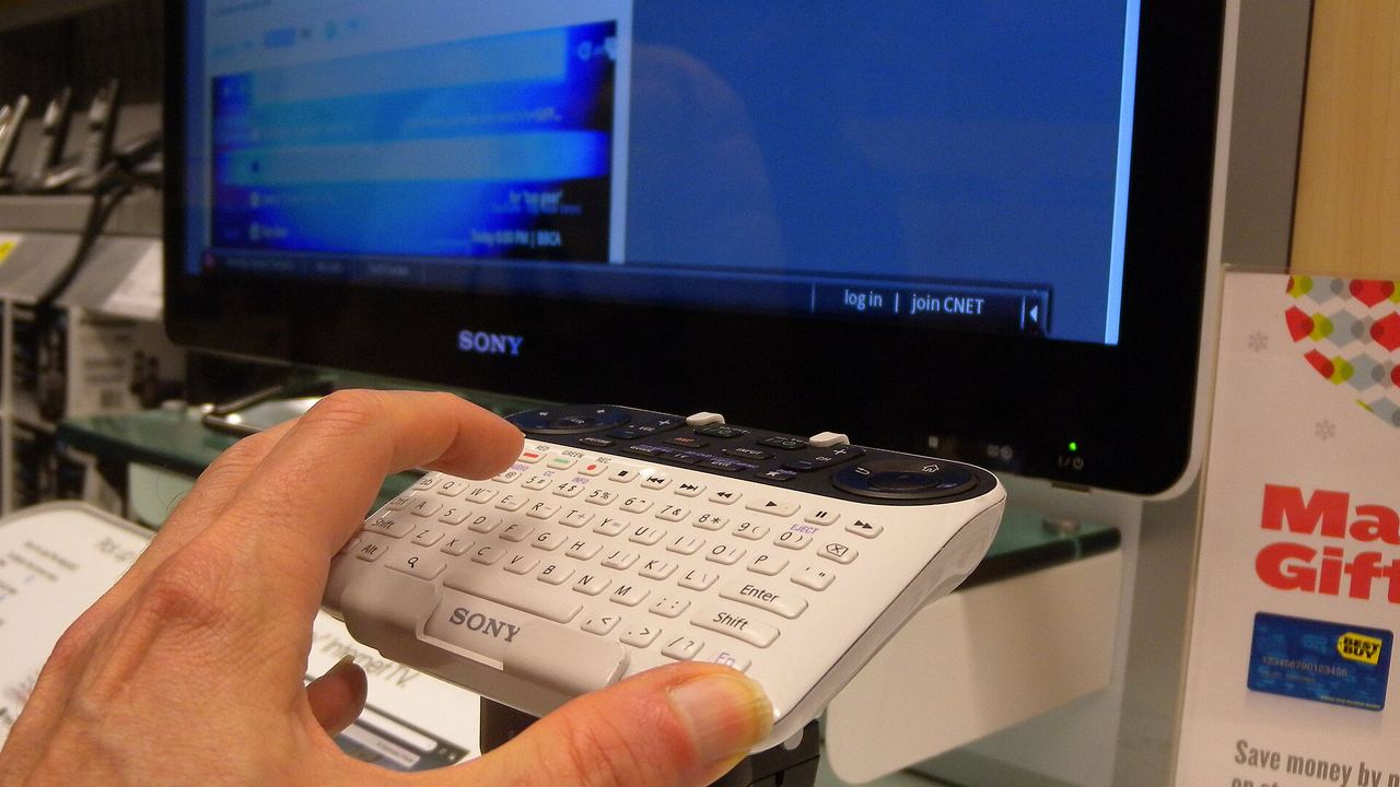 Netflix και YouTube σε παλιά τηλεόραση: smart TV, TV box ή stick